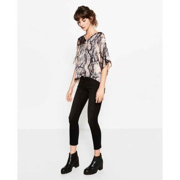 Zara Women's Snakeskin V-Neck T-Shirt Top Blouse - Picture 2 of 9